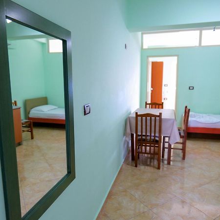 Rei Apartments Sarandë 객실 사진