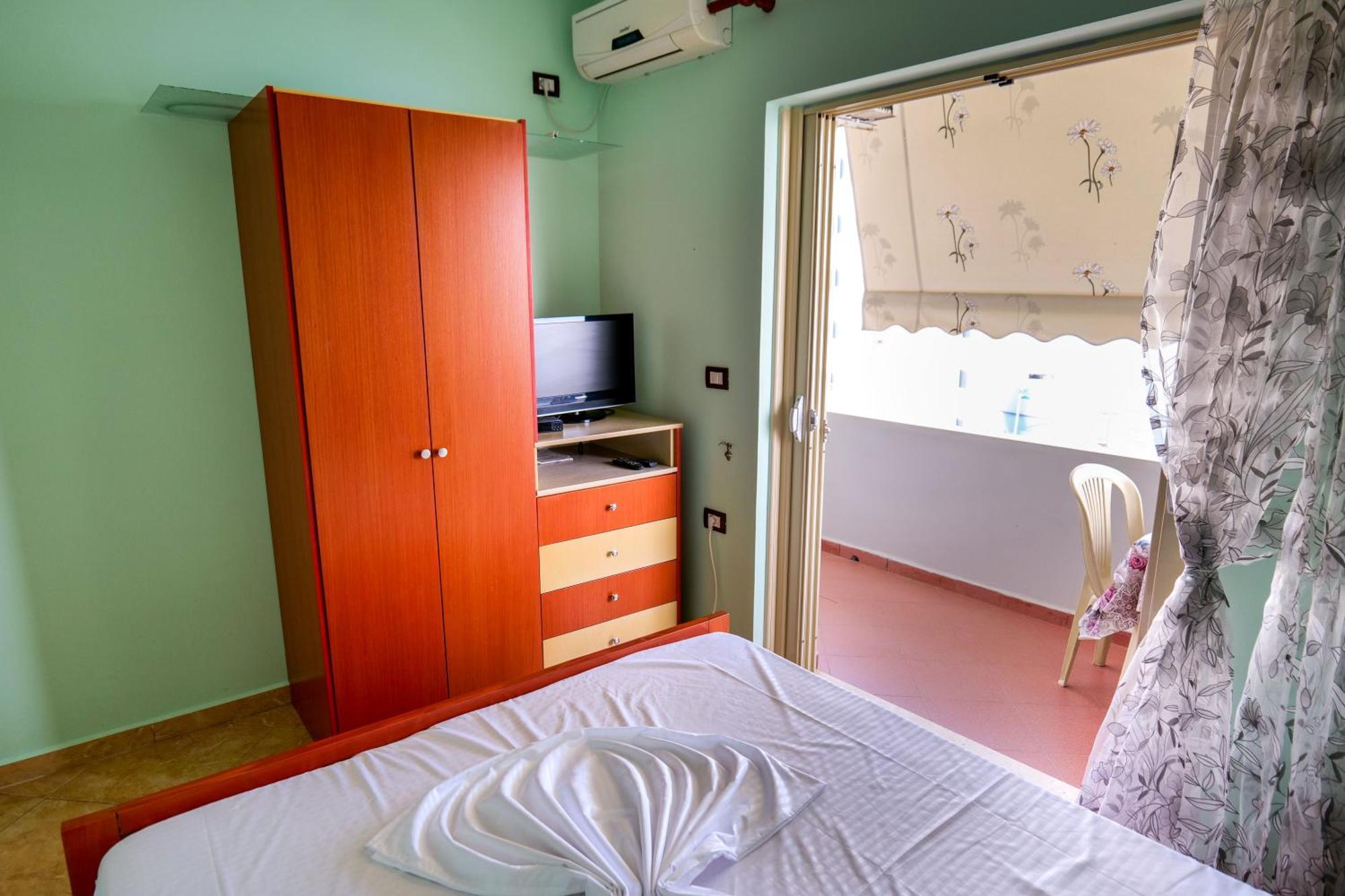 Rei Apartments Sarandë 객실 사진