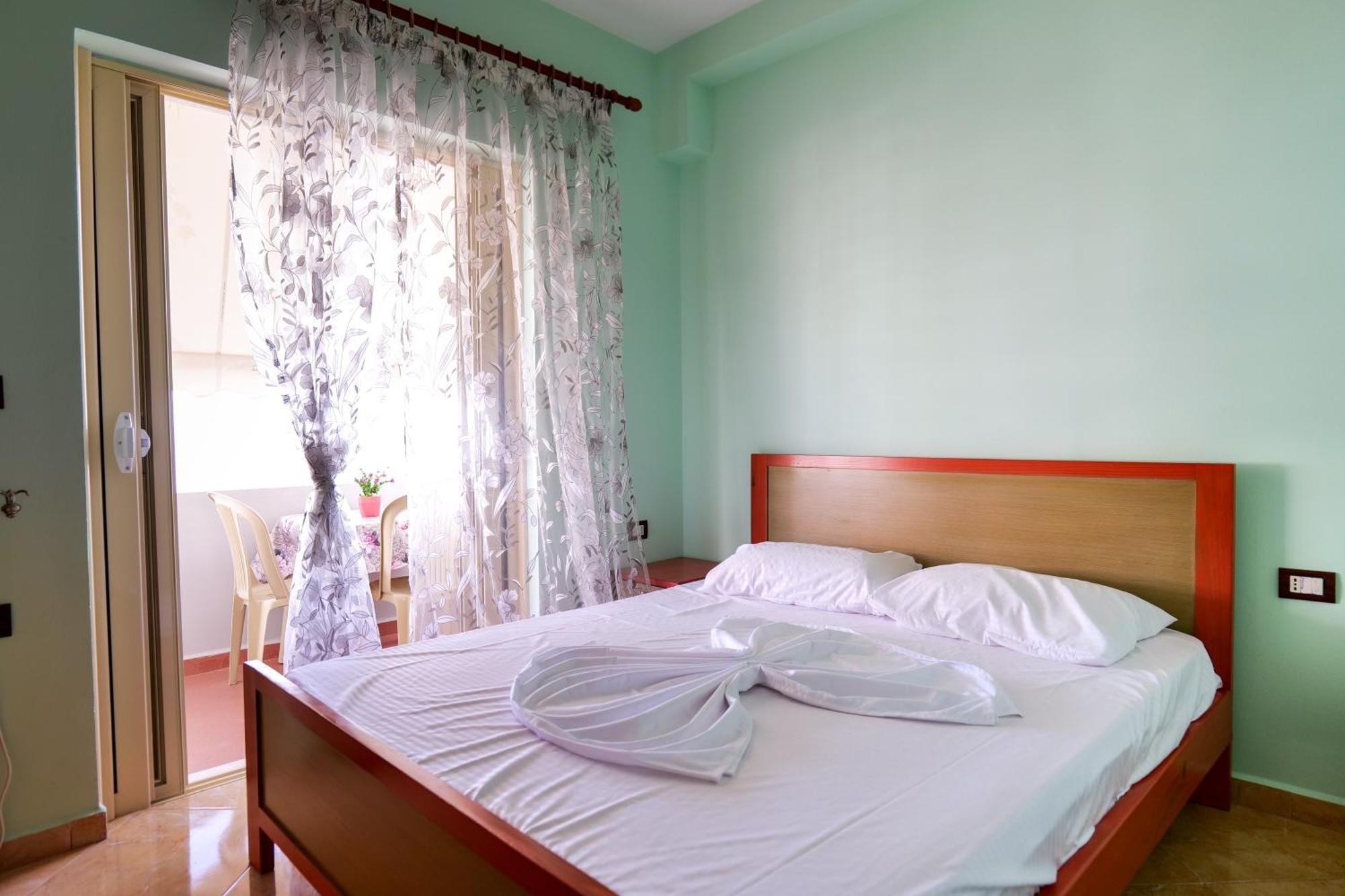 Rei Apartments Sarandë 객실 사진