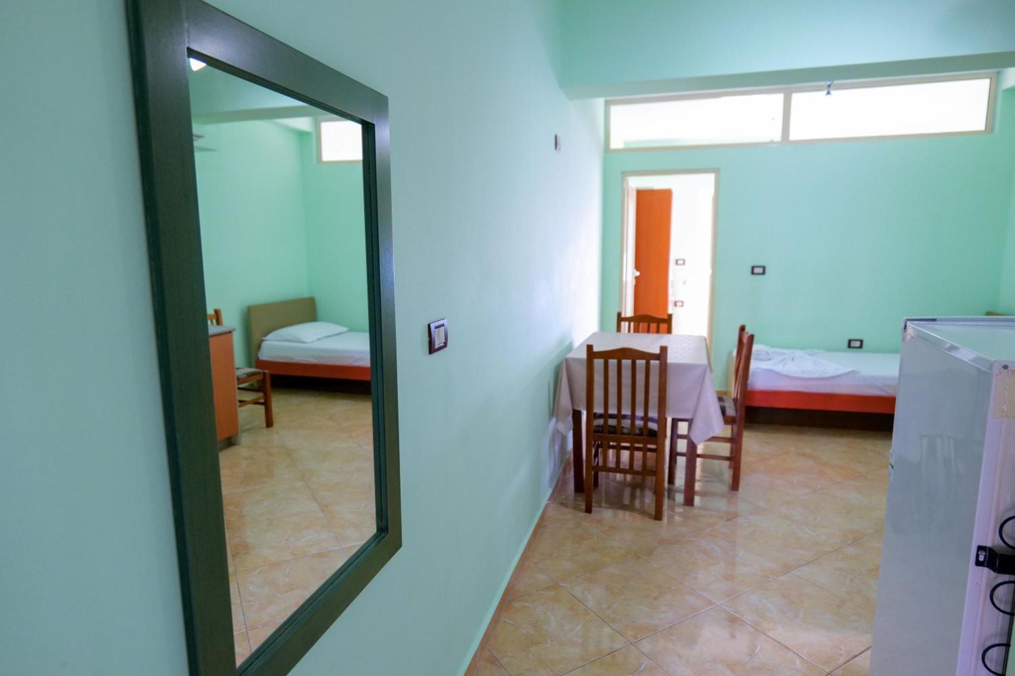 Rei Apartments Sarandë 객실 사진