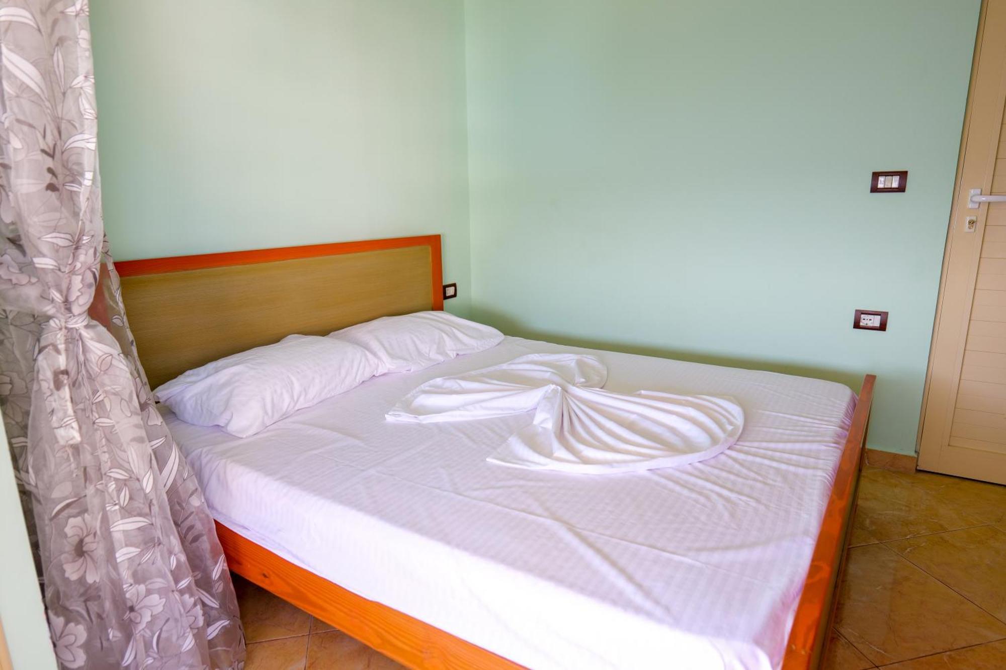 Rei Apartments Sarandë 객실 사진
